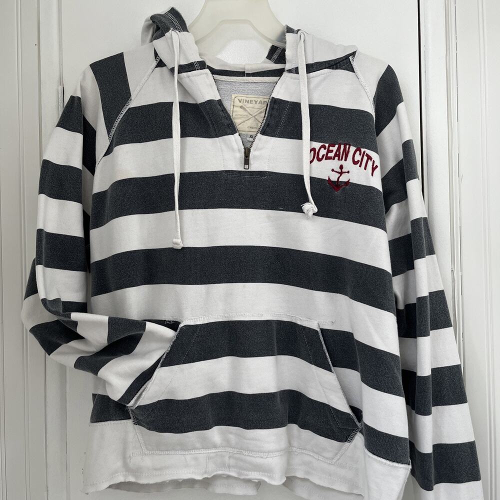 Vineyard Crew Ocean City BEACH HOODIE SIZE XL Quarter 1/4 Zip distressed